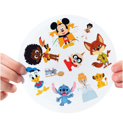 Carta del juego Dobble con Mickey Mouse, Simba, Cenicienta, Pato Donald, juego en familia