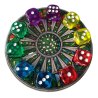 Dados y vitrales redondos de colores de Caja juego de mesa Sagrada Expansión 5-6 Jugadores de Devir. Juego en familia